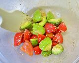 アボカドとトマトのわさび醤油和え作り方3写真