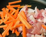 鶏もも肉とピーマンのキムチ鍋の素炒め作り方1写真