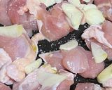 お家焼き鶏♡鶏もも肉のガーリックソテー作り方1写真
