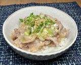 豚肉塩ダレ（白ネギ＋青小ネギ）丼作り方8写真