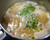 簡単！カニカマとしらすのお味噌汁作り方2写真
