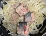 簡単で味わい深い☆鯖水煮缶ケチャップ炒め作り方5写真