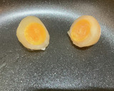 一つの卵で二つの目玉焼きをつくる裏技！作り方3写真
