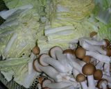 ☆土鍋で♪豚と野菜のピリ辛味噌鍋☆作り方1写真