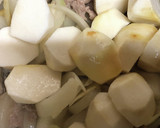 豚肉と玉ねぎとごぼうと里芋の煮物作り方4写真