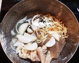 もつの入った具だくさん味噌汁作り方2写真