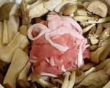 きのこと豚肉のめんつゆ煮込み作り方1写真