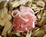 きのこと豚肉のめんつゆ煮込み作り方1写真