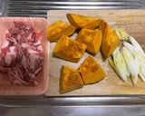 生姜香る♪豚肉・ねぎ・かぼちゃの煮物作り方1写真