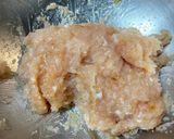 鶏ひき肉と梅しそチーズのパンロール作り方2写真