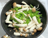 町中華の豚バラ肉とシメジの中華炒め作り方4写真