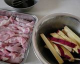 すぐできる！さつまいもと豚肉の甘辛炒め作り方2写真