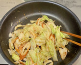 【楽めし】ちくわとキャベツの醤油マヨ炒め作り方3写真