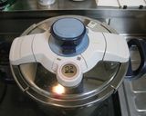 圧力鍋で超簡単☆新じゃがの肉じゃが☆作り方5写真