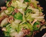 ゴーヤ、レタス、しめじ、ひき肉の炒め物作り方7写真