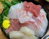お刺身盛り合わせ乗せるだけ♪ 海鮮丼作り方6写真
