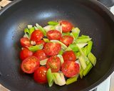 トマトと豚角煮の焼きうどん醤油ニンニク作り方3写真