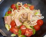 トマトと豚角煮の焼きうどん醤油ニンニク作り方5写真