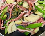 下足と筍ピーマンのにんにくマヨ醤油炒め作り方3写真