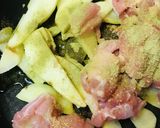 レトルト活用●鶏肉&馬鈴薯のチーカレー作り方1写真