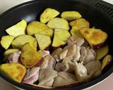 本みりんで！薩摩芋と鶏肉の照り焼き作り方4写真