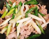 たっぷり長ネギと豚こまのピリ辛炒め作り方4写真