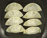 簡単&時短!豚キムチ餃子作り方5写真