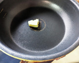 焼くだけ簡単！厚揚げのいしるバター焼き作り方1写真