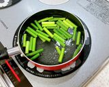 にんにくの芽と豚肉の卵炒め作り方1写真