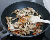 秋の香り☆鶏むね肉と舞茸の炊き込みごはん作り方3写真
