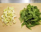 セロリとチキンのマヨポン和え作り方1写真