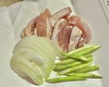 簡単・鶏もも肉と玉ねぎのカレーうどん作り方1写真