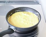 【にんにくと青唐辛子のチーズオムレツ】作り方3写真