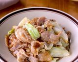 豚バラ肉とキャベツのガリバタ炒め作り方4写真