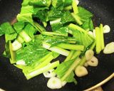 にんにく風味が美味しい♪小松菜で青菜炒め作り方3写真