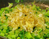 大根の茎とかつおぶしの炒めもの作り方3写真