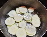 やさしい食感！ヘチマのかんたん味噌汁作り方2写真