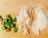 ししとう、玉ねぎ、えのきバルサミコポン酢作り方1写真