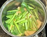 小松菜と京揚げの煮浸し・カレー風味作り方3写真