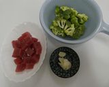 ブロッコリーとまぐろの白ワイン蒸し作り方1写真
