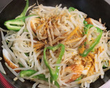 もやしピーマン焼ちくわのカレー風味炒め作り方5写真