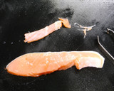 簡単！銀鮭とサツマイモのお味噌汁作り方1写真