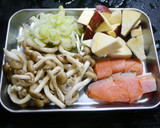 簡単！銀鮭とサツマイモのお味噌汁作り方2写真