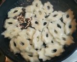 牛肉、竹輪麩、白滝、トマトの煮物発酵玉葱作り方2写真