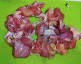 さつまいもときのこと鶏肉の味噌バター炒め作り方3写真