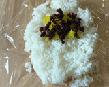 あさりの佃煮と沢庵の二刀流おにぎり作り方4写真