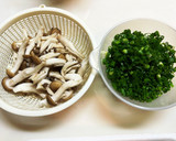 鶏そぼろと青ネギの柚子胡椒パスタ作り方1写真