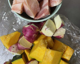 秋のほくほく☆お芋さんと鶏肉の甘い煮物作り方1写真