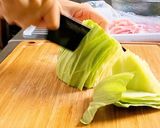 丸めた肉にチーズがIN・味噌ケチャ炒め物作り方1写真