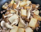 調味料1つ！熱々とろ〜厚揚げそぼろ煮作り方4写真